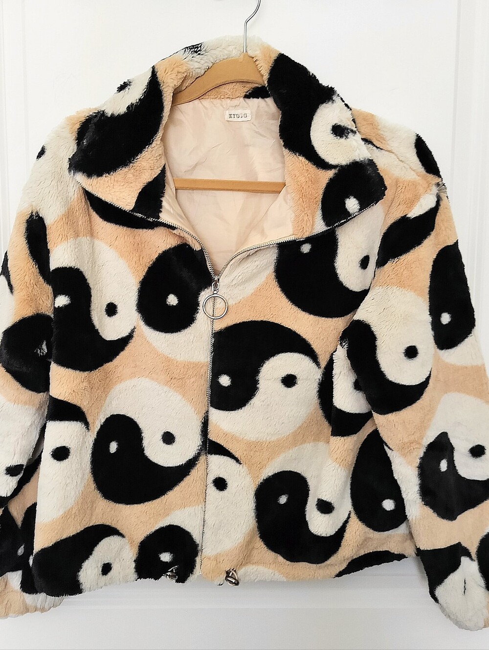 Kyoyo Women's S Faux Fur Yin Yang Zip Jacket - Black, Cream & Tan